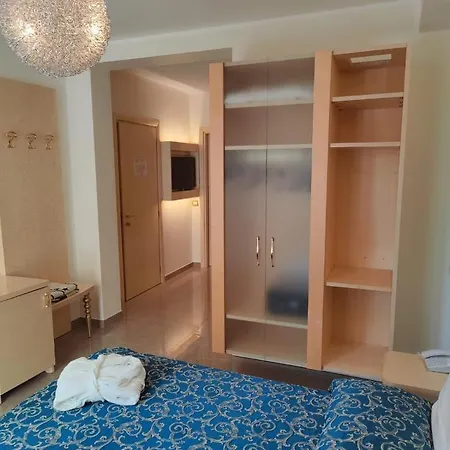 엠베서더스 리미니