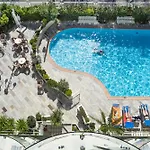 Ambassador Hotel 4*