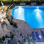 Ambassador Hotel 4*