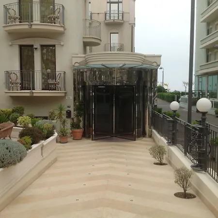 Hotel Ambassador