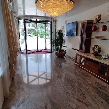 Ambassador Hotel 4*