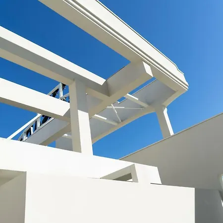 Ambassador 4* רימיני